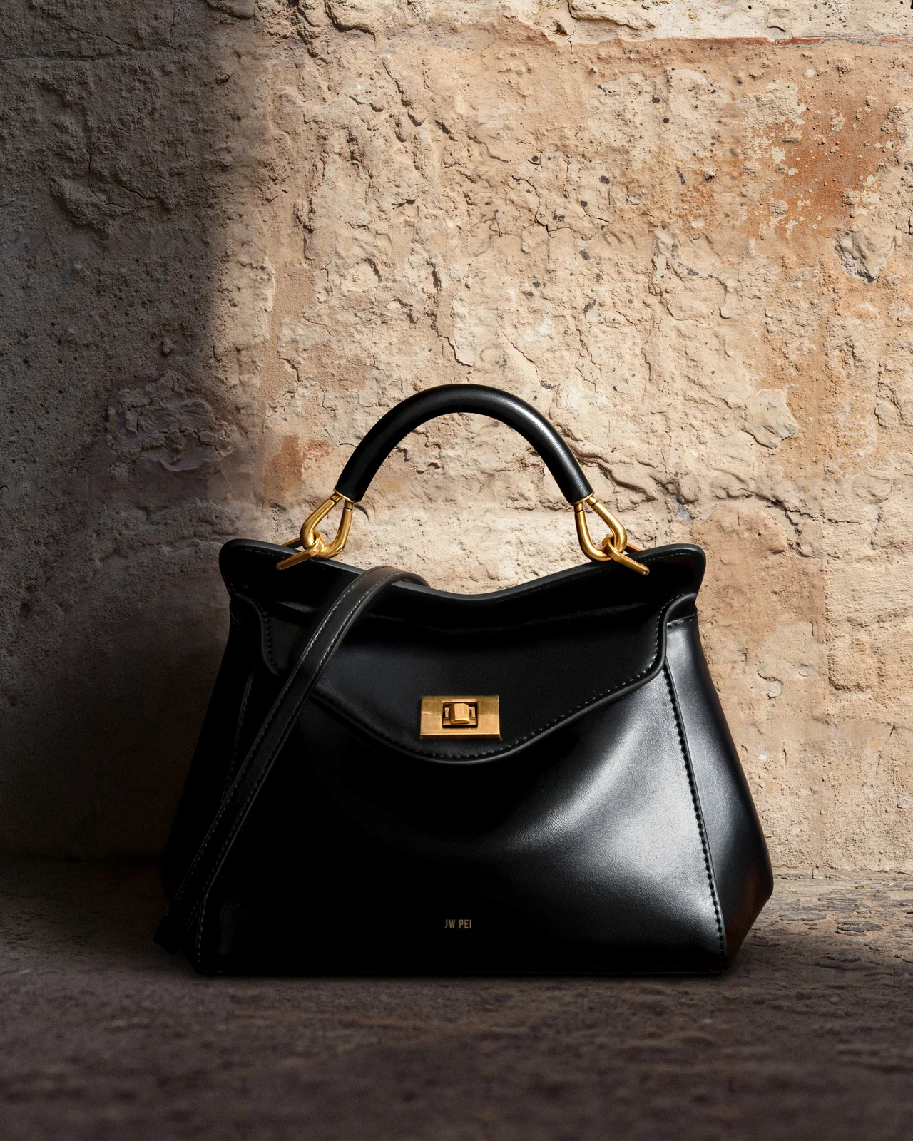 Modern Minimalism, Iconic Style